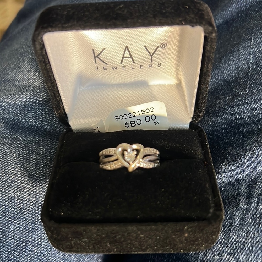 Size 7 chip Diamond ring. Bought at Kay Jewelers. Stamped 925